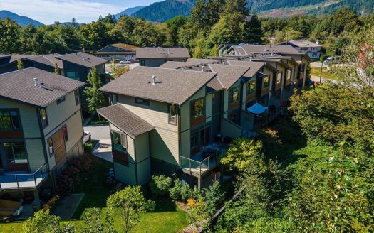 Squamish townhouse for sale. townhome in Squamish.