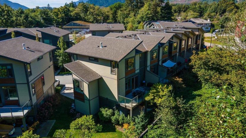 Squamish townhouse for sale. townhome in Squamish.
