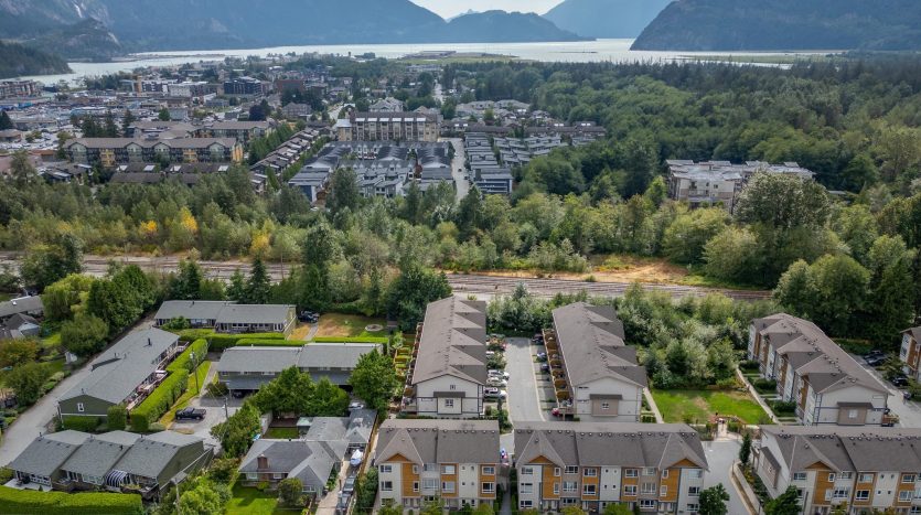 Squamish townhouse 3 bedroom new townhome in Squamish