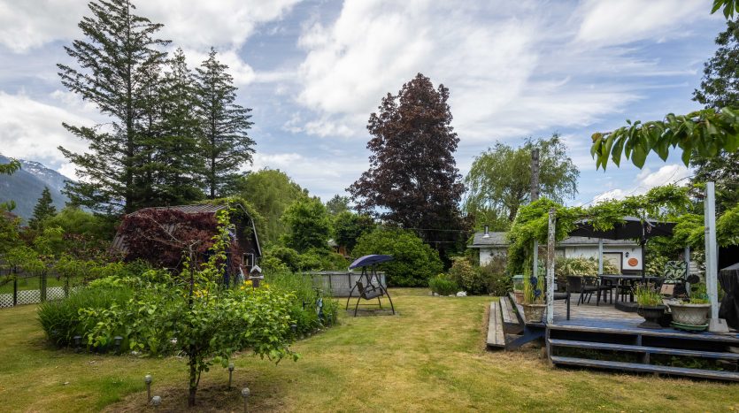 Huge lot in brackendale, Squamish for sale