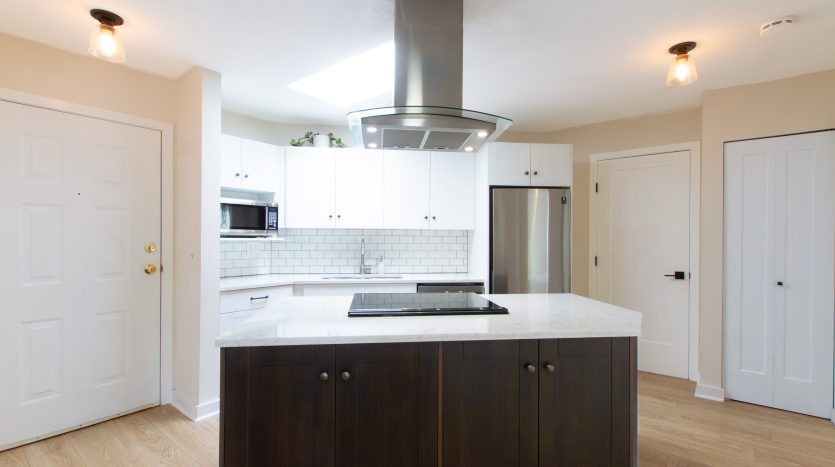 Squamish condo 2 bedroom renovated Squamish agent